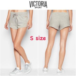 ヴィクトリアズシークレット(Victoria's Secret)の新品 ヴィクトリアシークレット グレー ショートパンツ VSX ピンクラメ S(ショートパンツ)