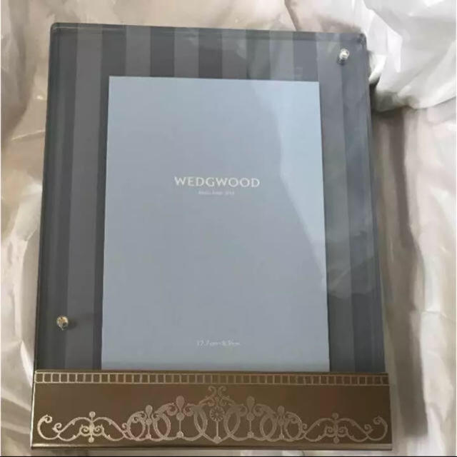 WEDGWOOD - WEDGWOODの写真立てと時計のセットの通販 by おみそ WEDGWOOD - WEDGWOODの写真立てと時計のセットの通販 by おみそ