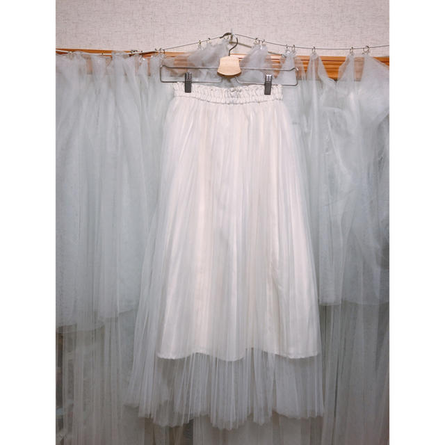 GU(ジーユー)のGU 白 ホワイト チュールスカート レディースのスカート(ひざ丈スカート)の商品写真