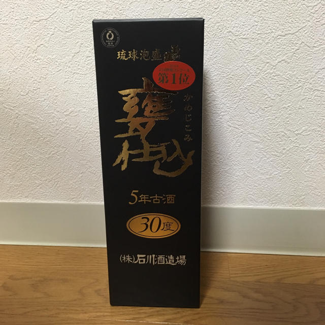 琉球泡盛 甕仕込 5年古酒 30度 食品/飲料/酒の酒(その他)の商品写真