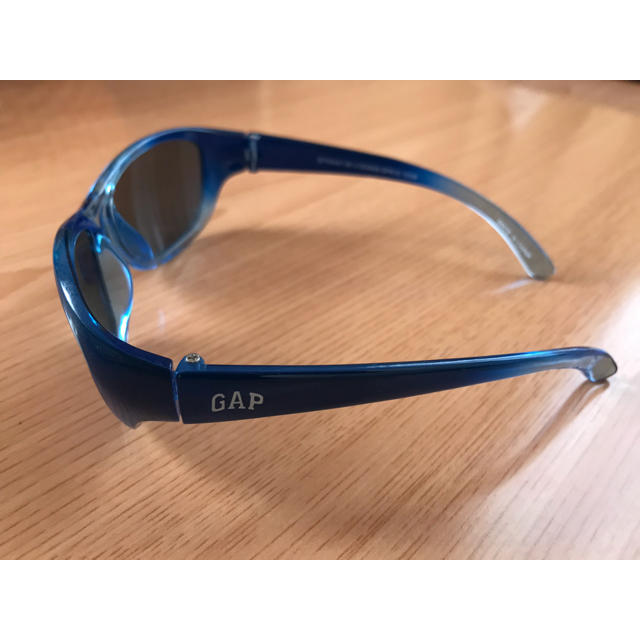 GAP(ギャップ)のGAP キッズサングラス キッズ/ベビー/マタニティのこども用ファッション小物(サングラス)の商品写真