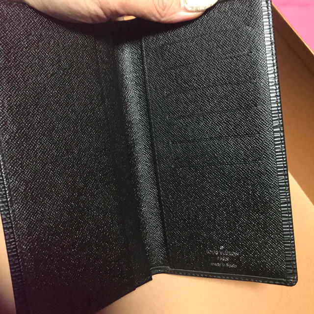 ルイヴィトン  二つ折り長札入れ  エピ 黒  超美品  シルバー刻印