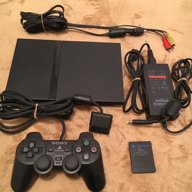 PlayStation2(プレイステーション2)の本体 PS2 エンタメ/ホビーのゲームソフト/ゲーム機本体(家庭用ゲーム機本体)の商品写真