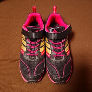 アディダス(adidas)のアディダス スニーカー 22.5(スニーカー)