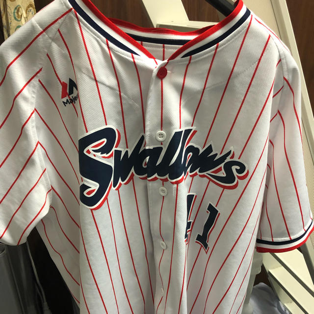 東京ヤクルトスワローズ(トウキョウヤクルトスワローズ)のヤクルトスワローズユニフォーム スポーツ/アウトドアの野球(応援グッズ)の商品写真