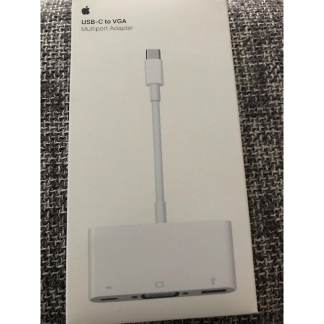 Apple(アップル)のえみ様専用 Apple純正 USB-C to VGA マルチポートアダプター スマホ/家電/カメラのスマホアクセサリー(その他)の商品写真