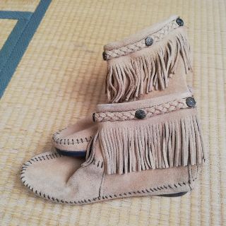 ミネトンカ(Minnetonka)のMINNETONKA　フリンジショートブーツ(ブーツ)