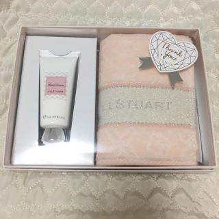 ジルスチュアート(JILLSTUART)の♡ JILLSTUART ハンドクリーム ハンカチセット ♡(ハンドクリーム)