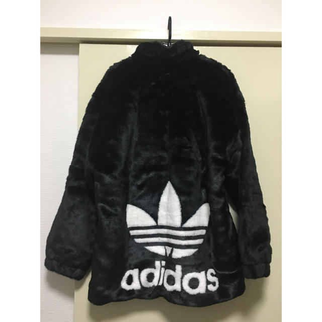 adidas fur jacketジャケット/アウター