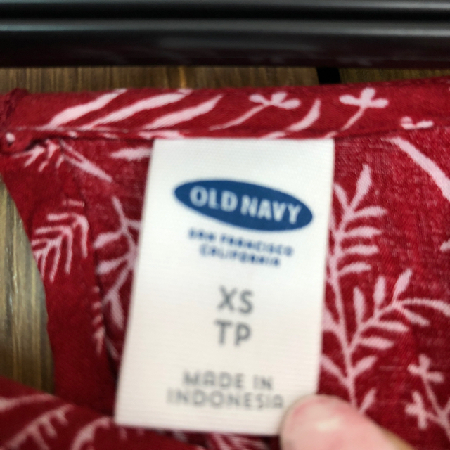 Old Navy(オールドネイビー)のOld navy ブラウス 赤 オールドネイビー レディースのトップス(シャツ/ブラウス(長袖/七分))の商品写真