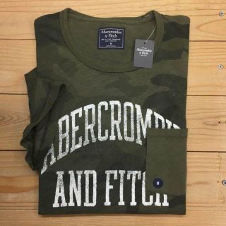 アバクロンビーアンドフィッチ(Abercrombie&Fitch)の新品【メンズM】★アバクロ★人気のカモフラージュ！ロゴ半袖Ｔシャツ/迷彩(Tシャツ/カットソー(半袖/袖なし))