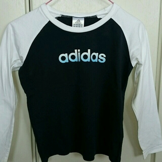 アディダス(adidas)のシャツ(Tシャツ(長袖/七分))