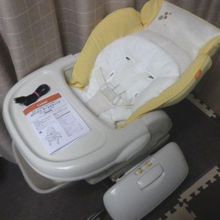 コンビ(combi)の【送料込】コンビ 綺麗 ロアンジュオートスウィング 電動ハイローチェア スイング(その他)