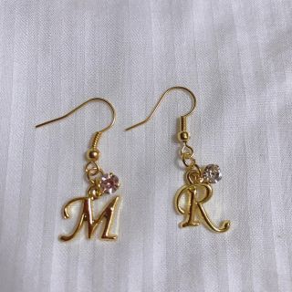 イニシャルピアス(ピアス)