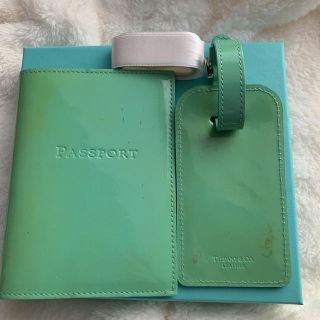 ティファニー(Tiffany & Co.)のTiffany エナメルパスポートカバー&ラゲッジタグ♪ レザー(旅行用品)