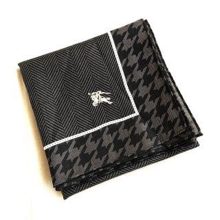 バーバリー(BURBERRY)の新品 Burberry ハンカチ 黒 バーバリー 大判ハンカチ 紳士 レトロ(ハンカチ/ポケットチーフ)