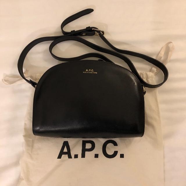 A.P.C apc ハーフムーンバッグ ブラック 黒（美品A.P.C.