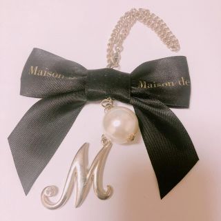 メゾンドフルール(Maison de FLEUR)のMaison de FLEUR イニシャルチャーム M(チャーム)