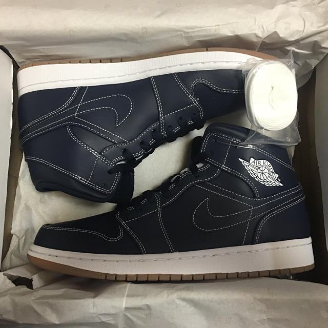 air jordan 1 mid re2pect