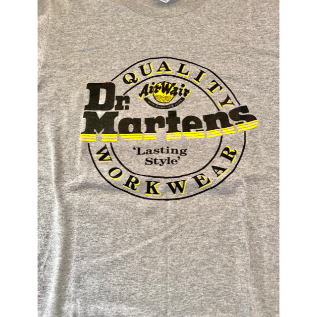 Dr.Martens(ドクターマーチン)の★ドクターマーチンロゴ入りTシャツ グレー Mサイズ 中古品★ レディースのトップス(Tシャツ(半袖/袖なし))の商品写真