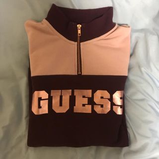 ゲス(GUESS)のGUESS トップス(トレーナー/スウェット)