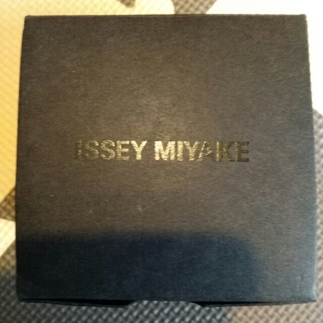 ISSEY MIYAKE(イッセイミヤケ)のイッセイミヤケの腕時計 レディースのファッション小物(腕時計)の商品写真