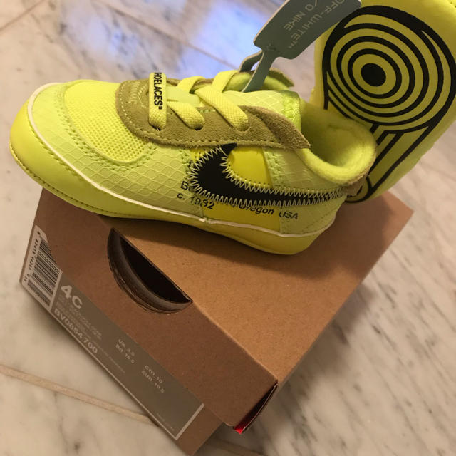 nike off-white キッズ