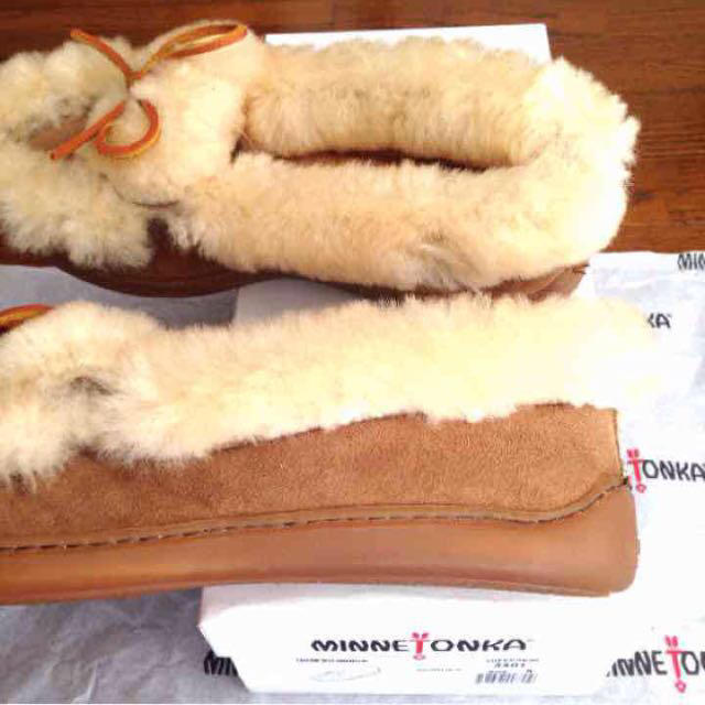 Minnetonka(ミネトンカ)の新品5 ミネトンカ シープスキンモカシン レディースの靴/シューズ(スニーカー)の商品写真