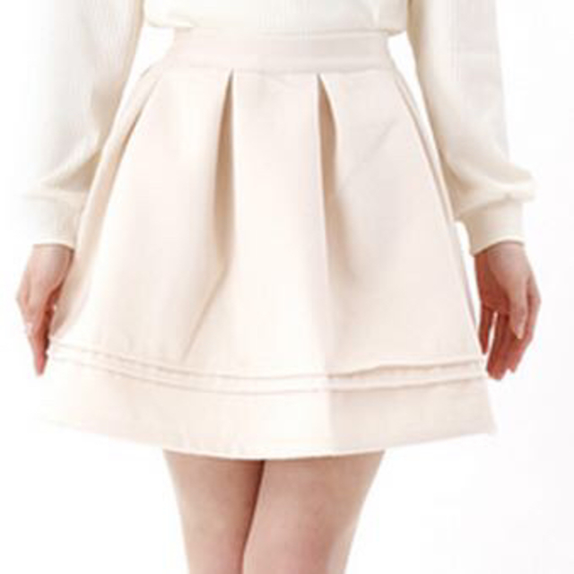 evelyn(エブリン)のオフホワイト スカート レディースのスカート(ミニスカート)の商品写真