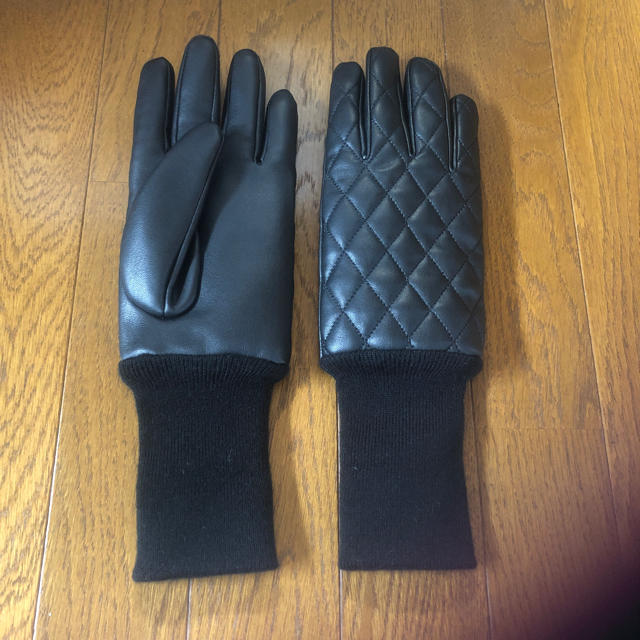 UNIQLO(ユニクロ)のユニクロ  黒   手袋     レディースのファッション小物(手袋)の商品写真