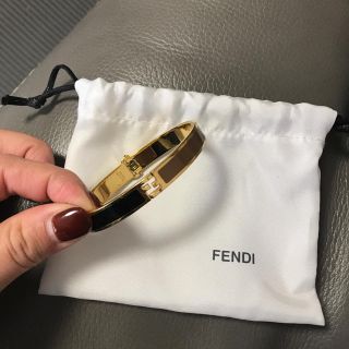 フェンディ(FENDI)のFENDIのバングル(ブレスレット/バングル)