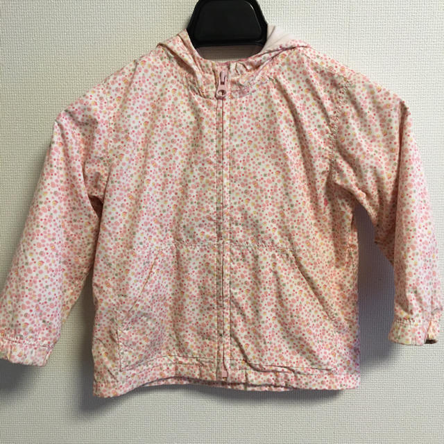 babyGAP(ベビーギャップ)のウインドブレーカー キッズ/ベビー/マタニティのキッズ服女の子用(90cm~)(ジャケット/上着)の商品写真