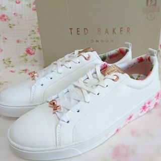 テッドベイカー(TED BAKER)のこちらが本物です。TedBaker花柄スニーカー❤️(スニーカー)