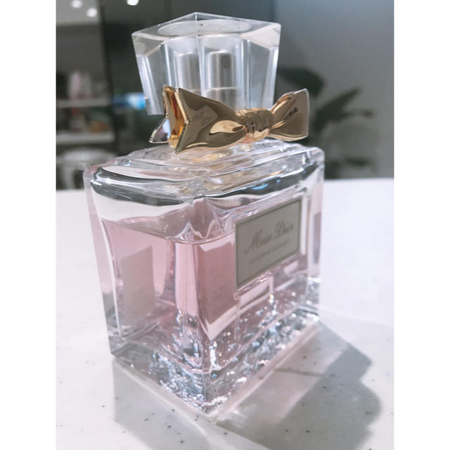 Christian Dior(クリスチャンディオール)のDior ブルーミングブーケ 100ml コスメ/美容の香水(香水(女性用))の商品写真
