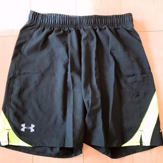 アンダーアーマー(UNDER ARMOUR)のMa 様専用アンダーアーマー ハーフパンツ ブラック Mサイズ(ウェア)