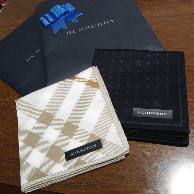 BURBERRY(バーバリー)の【Sky様専用】男性用　BURBERRY　ハンカチ2枚セット メンズのファッション小物(ハンカチ/ポケットチーフ)の商品写真