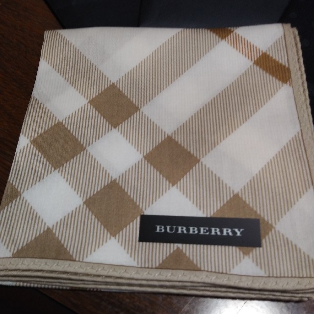 BURBERRY(バーバリー)の【Sky様専用】男性用　BURBERRY　ハンカチ2枚セット メンズのファッション小物(ハンカチ/ポケットチーフ)の商品写真