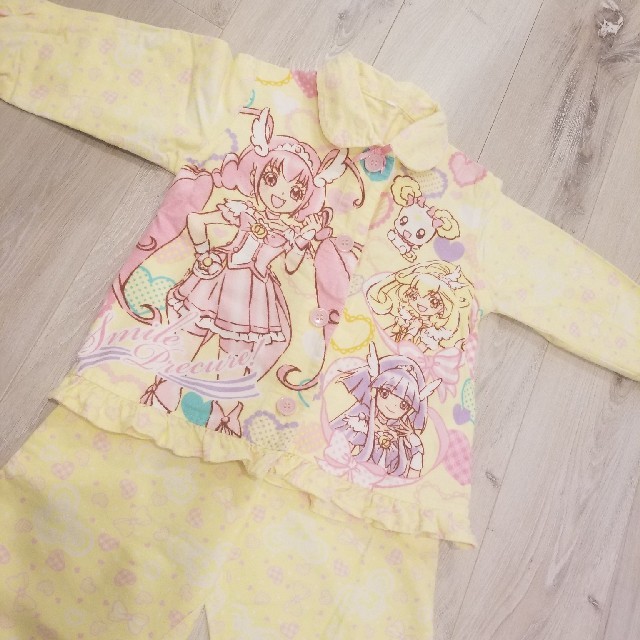 BANDAI(バンダイ)のひろ様専用！プリキュア 光るパジャマ　100cm 長袖　女の子 キッズ/ベビー/マタニティのキッズ服女の子用(90cm~)(パジャマ)の商品写真