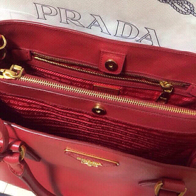PRADA(プラダ)のプラダ サフィアーノ ルクス レディースのバッグ(ハンドバッグ)の商品写真