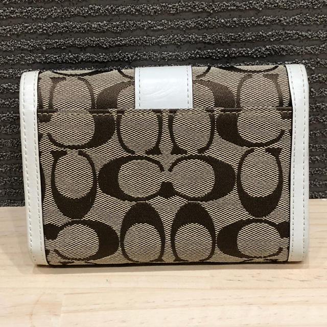 COACH(コーチ)の即購入OK! 美品 COACH コーチ シグネチャー 二つ折り財布 レディースのファッション小物(財布)の商品写真