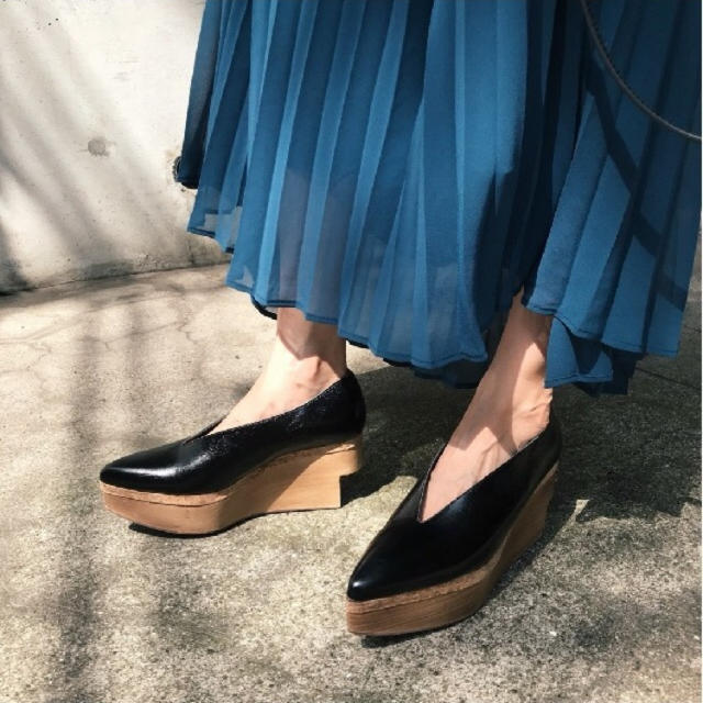 Ameri VINTAGE  WOOD PLATFORM PUMPS