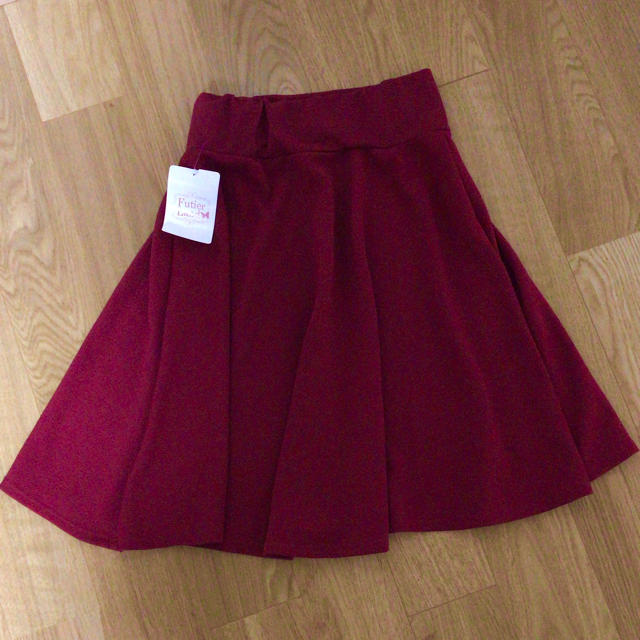 フレアスカート ワインレッド ボルドー レディースのスカート(ひざ丈スカート)の商品写真