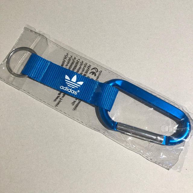 adidas(アディダス)の【非売品】adidasカラビナ キーホルダー メンズのファッション小物(キーホルダー)の商品写真