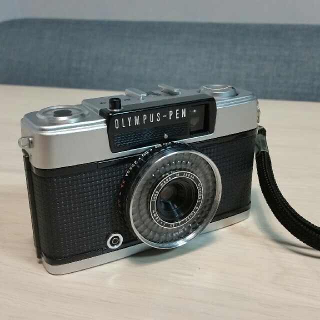 OLYMPUS　PEN　EE3