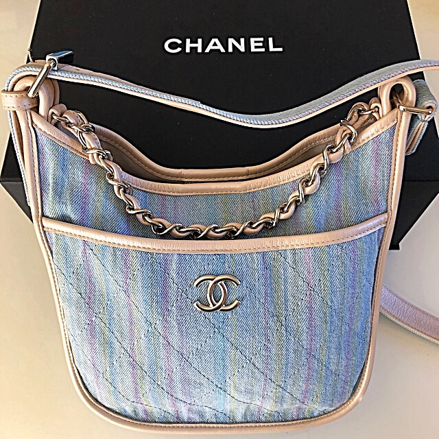 CHANEL(シャネル)の❤️シャネル❤️美品✨2018春夏ヴィンテージデニム2WAYショルダーバック💕 レディースのバッグ(ショルダーバッグ)の商品写真