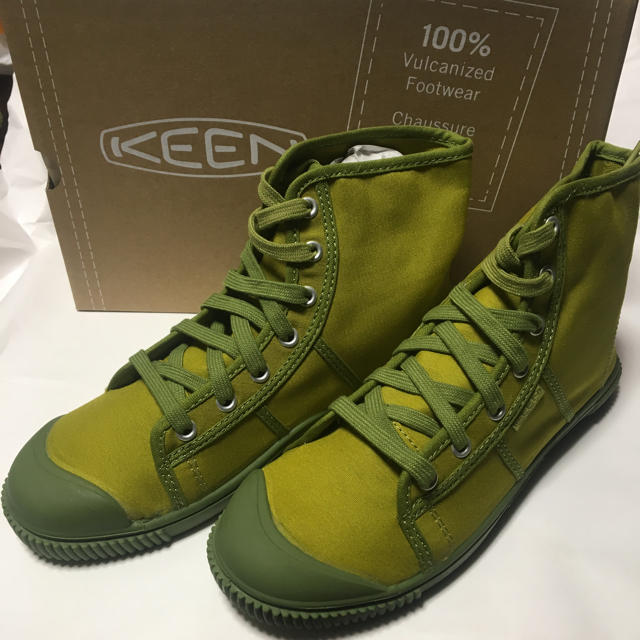 KEEN(キーン)の新品 KEEN マデラスミッド ハイカットスニーカー 24.5cm レディースの靴/シューズ(スニーカー)の商品写真