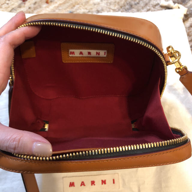 Marni(マルニ)の4/7まで！マルニ  marni ミニショルダーバッグ 美品 春バッグ レディースのバッグ(ショルダーバッグ)の商品写真