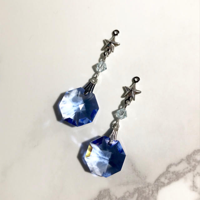 SWAROVSKI(スワロフスキー)の【Swarovski】ミディアムサファイア×スター✴︎ピアス&イヤリング ハンドメイドのアクセサリー(ピアス)の商品写真