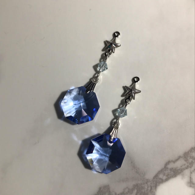 SWAROVSKI(スワロフスキー)の【Swarovski】ミディアムサファイア×スター✴︎ピアス&イヤリング ハンドメイドのアクセサリー(ピアス)の商品写真