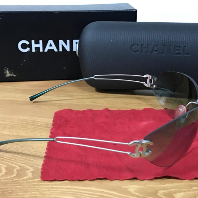 CHANEL(シャネル)のCHANEL シャネル サングラス レディースのファッション小物(サングラス/メガネ)の商品写真